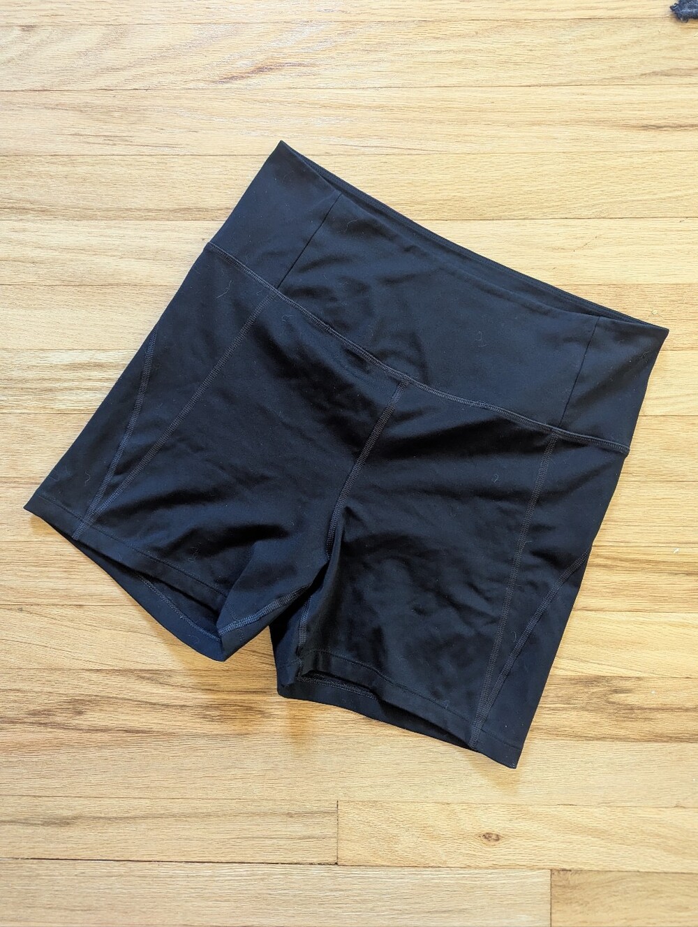 Girlfriend Collective 4.5" Bike Shorts - Picture 2 of 8